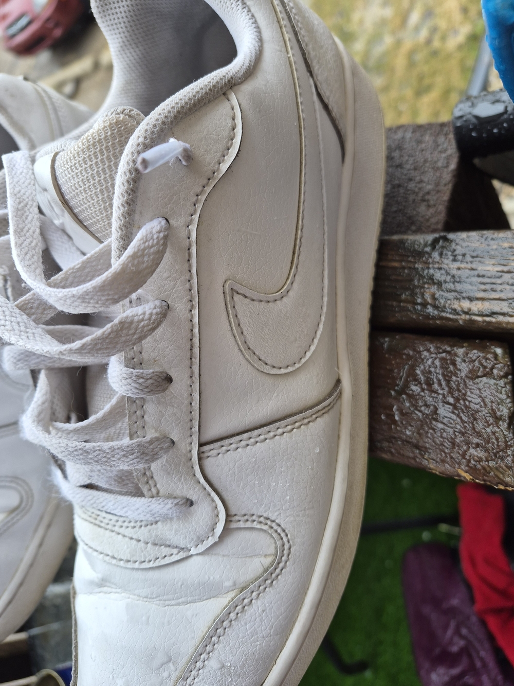 Nike Men's White Low-Top Sneakers - Picture 4 of 6